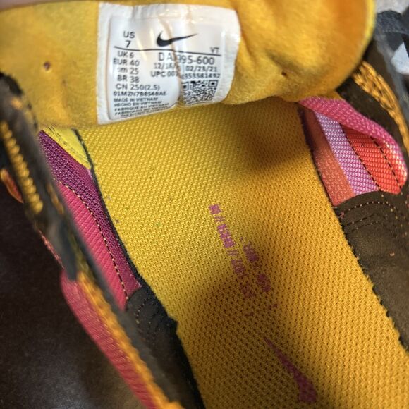 Nike Waffle One Active Fuchsia University Gold Shoes DA7995-600 Men's 7 - Picture 7 of 8